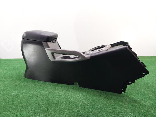 Used Armrest / Center console KIA SPORTAGE III (SL) 1.7 CRDi (116 hp) 16937784