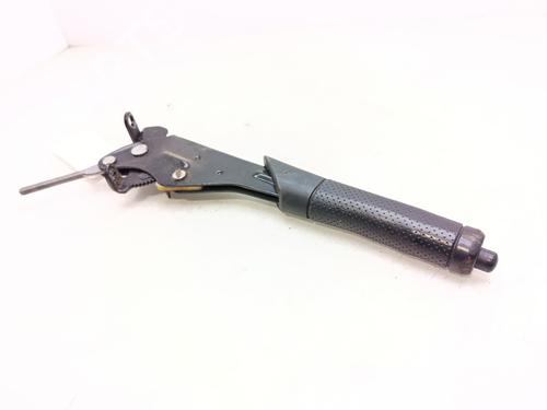 Freno de mano Freno de mano CITROËN BERLINGO / BERLINGO FIRST MPV (MF_, GJK_, GFK_) 1.6 HDI 75 (MF9HW, GJ9HWC, GF9HWC, GN9HWC) (75 hp) 34391612 34391612