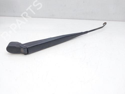 Used Front windshield wiper arm NISSAN TERRANO II (R20) 2.7 TDi 4WD (125 hp) 15072724