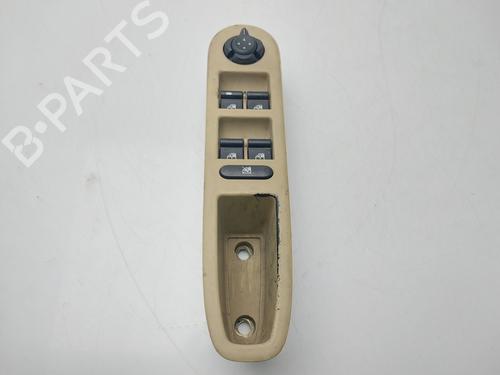 Interrupteur de vitre avant gauche ALFA ROMEO 159 (939_) 1.9 JTDM 16V (939AXC1B, 939AXC12) (150 hp) 31979064