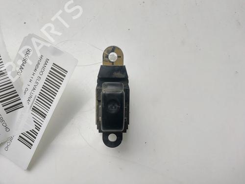 Used Right front window switch Right front window switch HYUNDAI H-1 / STAREX Bus (A1) 2.5 TD 4WD (101 hp) 33619907 33619907