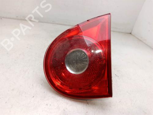 Używane Lampa tylna klapy bagażnika prawa Lampa tylna klapy bagażnika prawa 38324862 38324862