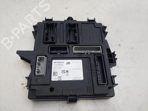 Used Fuse box RENAULT MEGANE IV Grandtour (K9A/M/N_) [2016-2025]  17621348