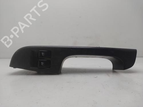 Mando elevalunas delantero izquierdo Mando elevalunas delantero izquierdo CHEVROLET KALOS 1.2 (72 hp) 37533472 37533472