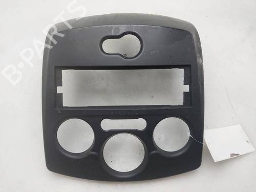 Used Middle console Middle console RENAULT CLIO III (BR0/1, CR0/1) [2005-2014] 39960239 39960239