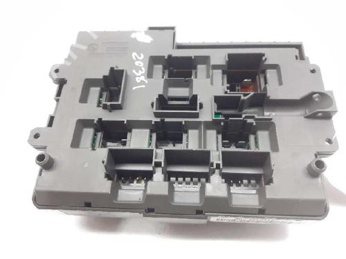 Fuse box BMW X1 (E84) sDrive 18 d (143 hp) 5884996