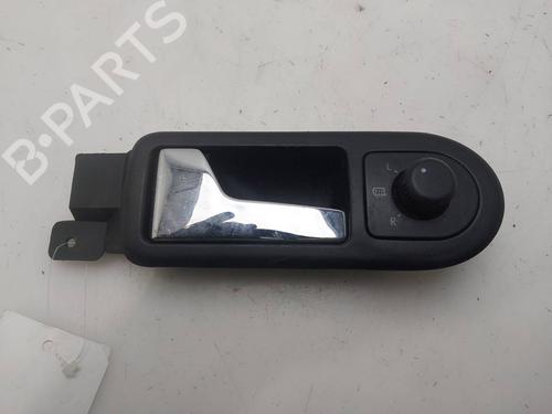 Used Front left interior door handle Front left interior door handle 39525389 39525389