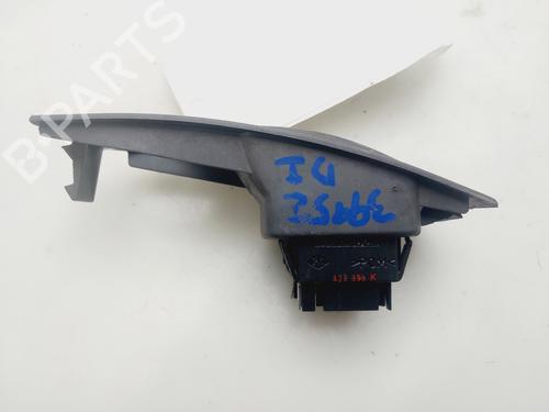 Left front window switch RENAULT MEGANE I (BA0/1_)  | BP30077633I27