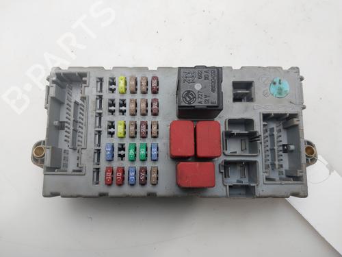 Used Fuse box Fuse box LANCIA YPSILON (843_) 1.2 (843.AXA1A) (60 hp) 33605213 33605213