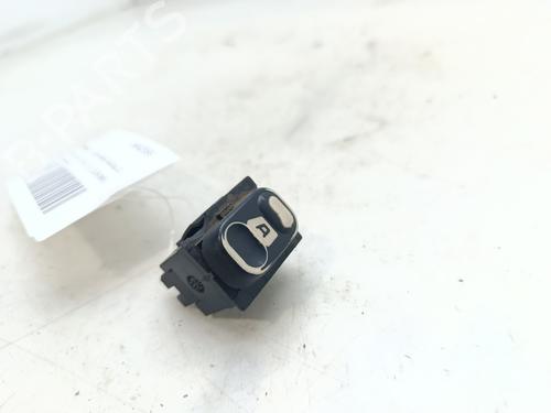 Used Left front window switch Left front window switch CITROËN BERLINGO / BERLINGO FIRST MPV (MF_, GJK_, GFK_) 1.9 D (MFWJZ) (70 hp) 34371938 34371938