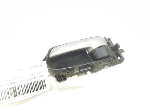Venstre bak invendig håndtak SUZUKI GRAND VITARA II (JT, TE, TD) 1.9 DDiS All-wheel Drive (JT419, TD44, JB419WD, JB419XD,... (129 hp) 12409342