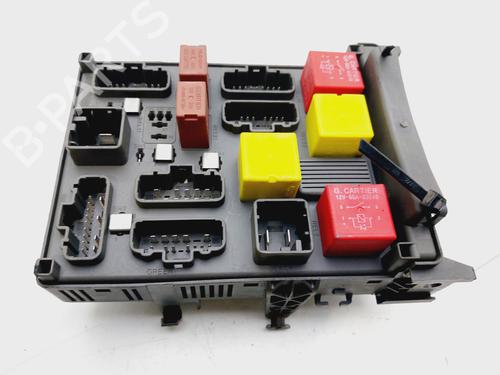 Used Fuse box RENAULT LAGUNA II (BG0/1_) 1.9 dCi (BG08, BG0G) (120 hp) 31877252