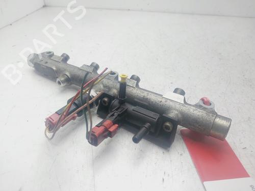 Used Injection rail PEUGEOT 607 (9D, 9U) 2.2 HDi (133 hp) 29585808