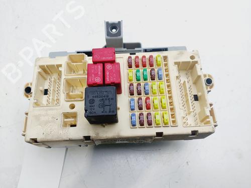 Used Fuse box FIAT STILO (192_) 1.9 D Multijet (150 hp) 18945470