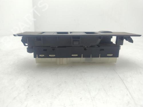 Right front window switch NISSAN NAVARA NP300 (D40) 2.5 dCi 4WD | BP31978993I26