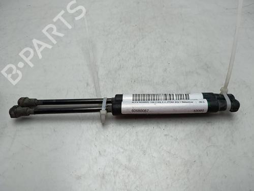 Used Tailgate lift support Tailgate lift support ALFA ROMEO 159 (939_) 2.4 JTDM (939AXD12, 939AXD1B) (200 hp) 40256742 40256742
