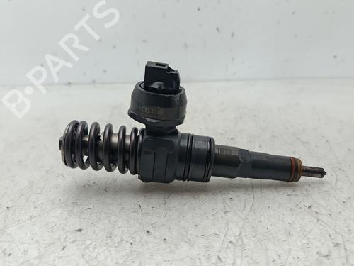 Injektor für VW TOUAREG (7LA, 7L6, 7L7) 5.0 V10 TDI (313 hp) 30475960