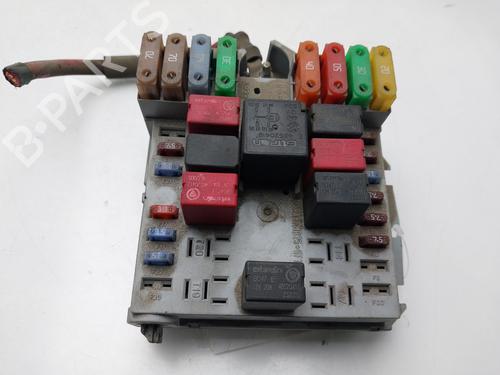 Used Fuse box Fuse box LANCIA YPSILON (843_) 1.2 (843.AXA1A) (60 hp) 33605212 33605212