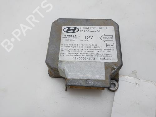 Used ECU airbags HYUNDAI H-1 / STAREX Bus (A1) 2.5 TD 4WD (101 hp) 18032056