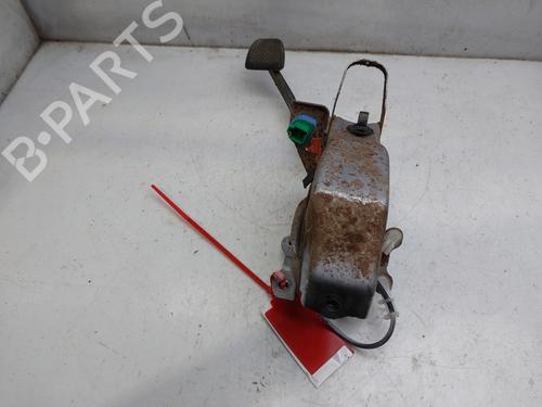 Clutch pedal TOYOTA RAV 4 III (_A3_) 2.2 D (ALA35_) (150 hp) 16942501