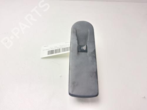 Used Right front window switch RENAULT CLIO IV (BH_) [2012-2021]  31584684