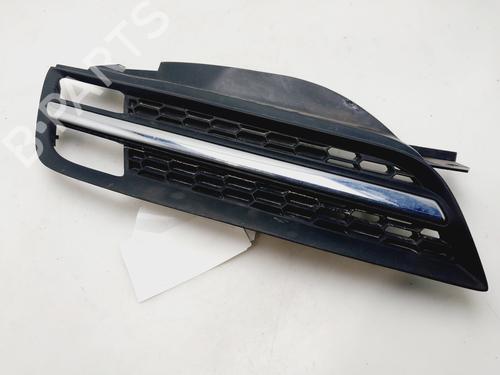Used Grille NISSAN MICRA III (K12) 1.2 16V (65 hp) 25933686