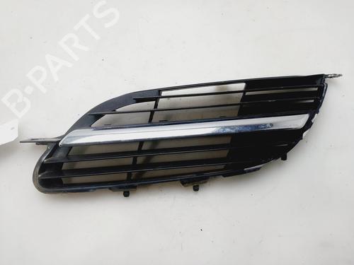 Used Grille NISSAN ALMERA TINO (V10) 2.2 dCi (115 hp) 31877290