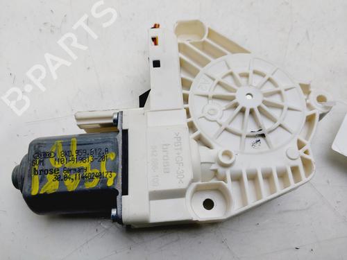 Używane Silniczek podnośnika szyby tylnej prawej AUDI A4 B8 Avant (8K5) [2007-2017]  30537086