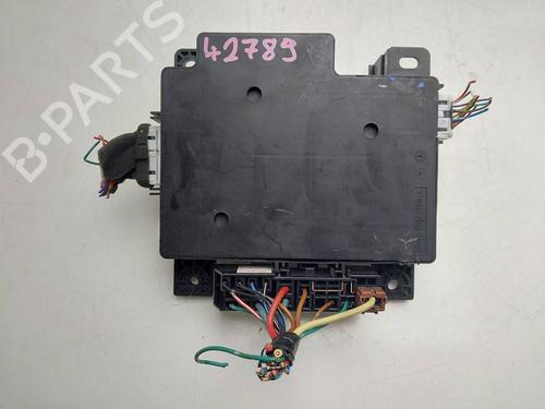 Used Fuse box Fuse box 39469298 39469298