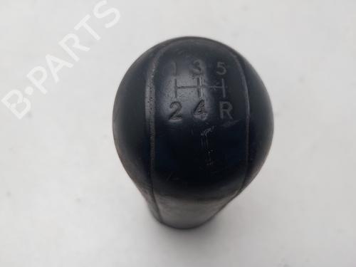 Pomello del cambio Pomello del cambio TOYOTA YARIS (_P9_) 1.3 VVT-i (SCP90_, SCP90R) (87 hp) 36935247 36935247