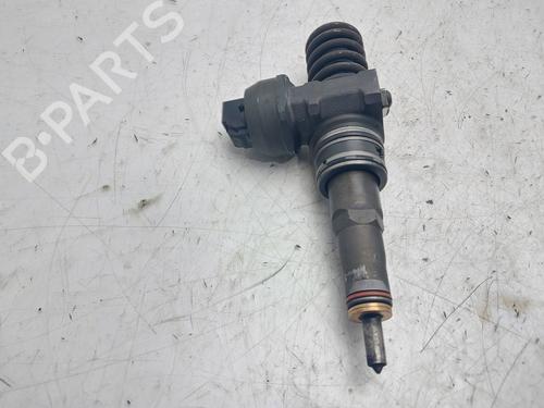 Used Injector SEAT LEON (1P1) 1.9 TDI (105 hp) 30121176