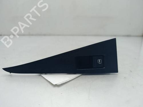 Højre bagtil elrude kontakt Højre bagtil elrude kontakt SEAT LEON (1P1) 1.9 TDI (105 hp) 39881717 39881717