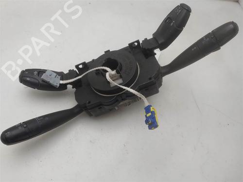Commandes au volant Commandes au volant 38408357 38408357