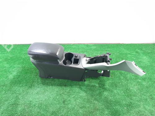 Used Armrest / Center console FORD FOCUS III 1.6 TDCi (95 hp) 9558363