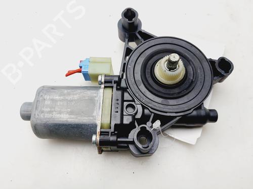 Used Left front window motor SKODA OCTAVIA III Combi (5E5, 5E6) [2012-2020]  26199739