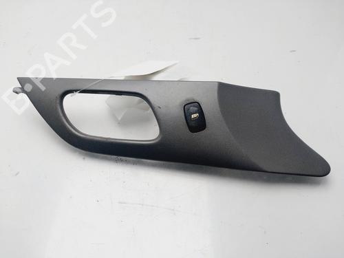 Used Right front window switch PEUGEOT 407 (6D_) 2.0 (6DRFNB, 6DRFNE) (136 hp) 31706282