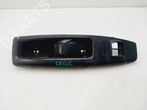 Poignée intérieure avant gauche FIAT DOBLO Cargo (263_) 1.3 D Multijet (90 hp) 32348449