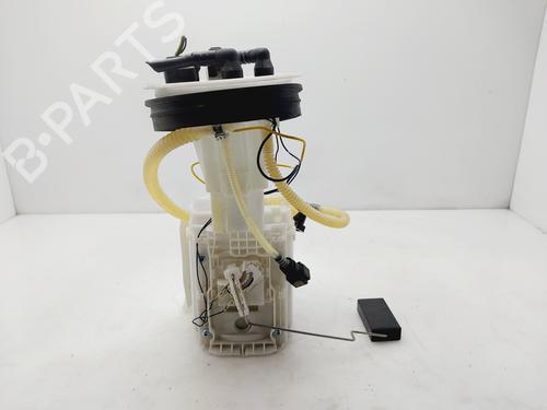 Used Fuel pump AUDI A4 B6 (8E2) 2.0 FSI (150 hp) 31073794