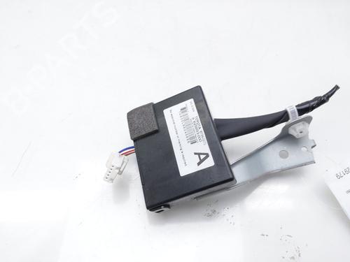 Used Control unit TOYOTA AURIS Estate (_E18_) 1.8 Hybrid (ZWE186_, ZWE186R, ZWE186H) (136 hp) 12411137
