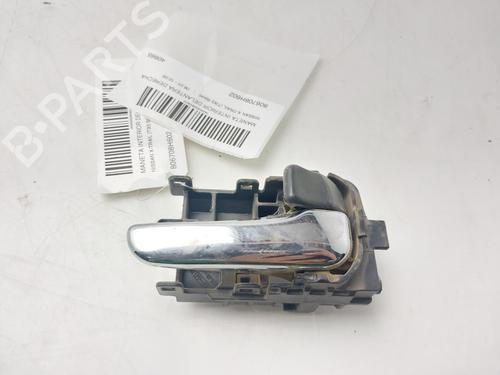 front-right-interior-door-handle-nissan-x-trail-i-t30-2001-2002-2003-2004-2005-2006-2007-2008-2009-2010-2011-2012-2013-32348396 main image