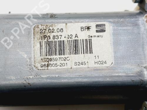 Right front window motor SEAT LEON (1P1) | BP30974413E20