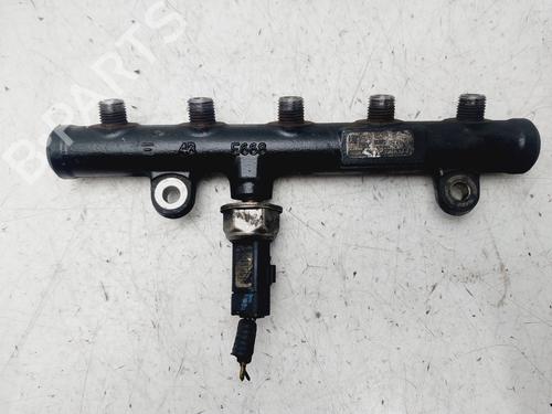 Used Injection rail VOLVO V50 (545) 2.0 D (136 hp) 28103086