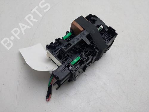 Used Fuse box Fuse box 38723040 38723040