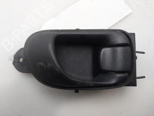 Højre bagtil invendig håndtag Højre bagtil invendig håndtag DAEWOO REZZO (U100) 1.8 (98 hp) 35929708 35929708