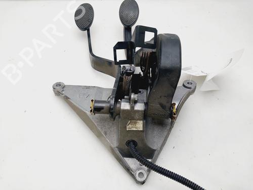 Used Break pedal MINI MINI (R50, R53) Cooper (116 hp) 21538754