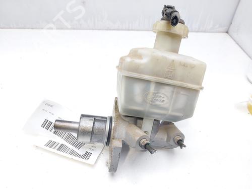 Brake master cylinder LAND ROVER DISCOVERY III (L319) 2.7 TD 4x4 | BP13572210M77 