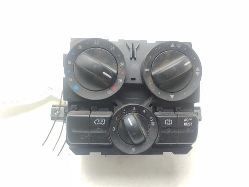 Used Climate control Climate control MERCEDES-BENZ VITO / MIXTO Van (W639) 111 CDI (639.601, 639.603) (116 hp) 33628140 33628140