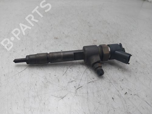 Injecteur FIAT STILO (192_) 1.9 JTD (192_XE1A) (115 hp) 31850383