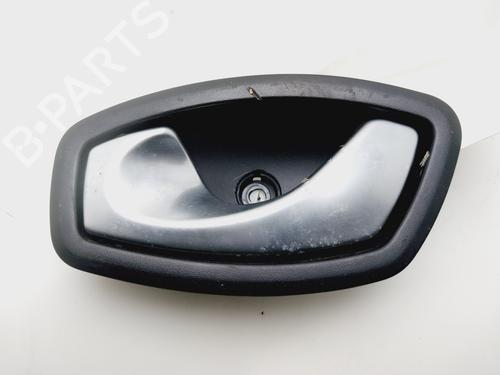 Venstre fortil invendig håndtag RENAULT LAGUNA III (BT0/1) 2.0 dCi (BT01, BT08, BT09, BT0E, BT0K, BT12, BT1C, BT1D,... (150 hp) 31638303