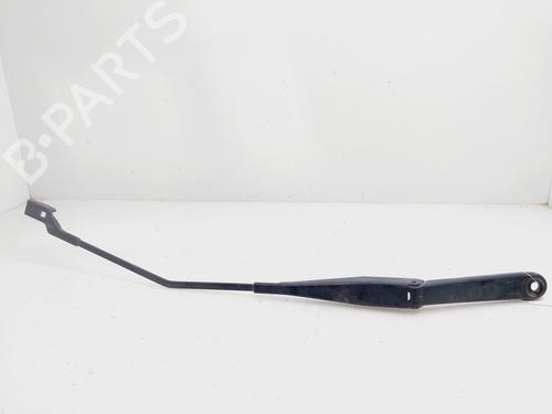 Used Front windshield wiper arm FORD FIESTA VI (CB1, CCN) [2008-2017]  26734162